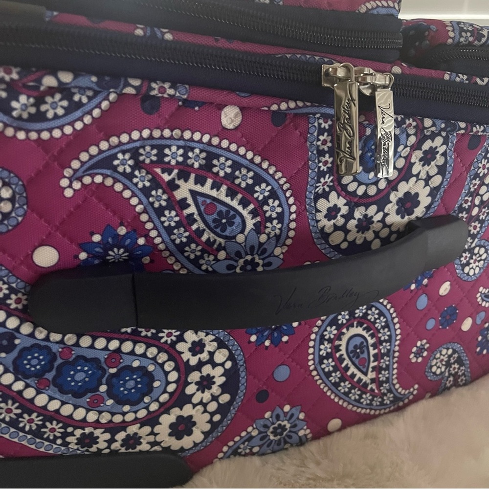 Vera Bradley spinner carry on - Picture 13 of 16